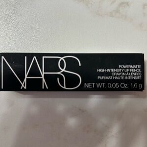 NARS Mini Powermatte High-Intensity Lip Pencil in the shade 180 Walkyrie